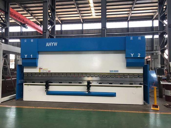 AHYW China Yawei PBA 6M300T large cnc press brakes delem da58t manufacture factory