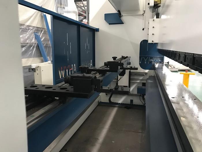 China Yawei DELEM 300T4M CNC 5 axis sheet metal bending machine suppliers
