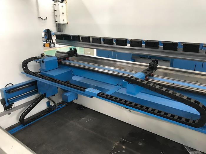 YAWEI PBH CNC Press brake back gauge 6 axis ESA S640 cnc controlled 160T3m metal bending